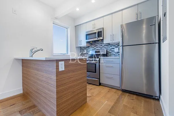 Rented by Brick&Mortar | media 6