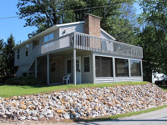 4th image of 27 Terrace Ave