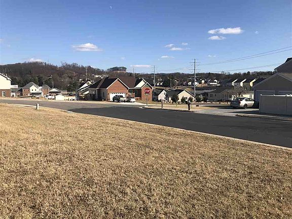 5th image of 1280 King Edwards Way