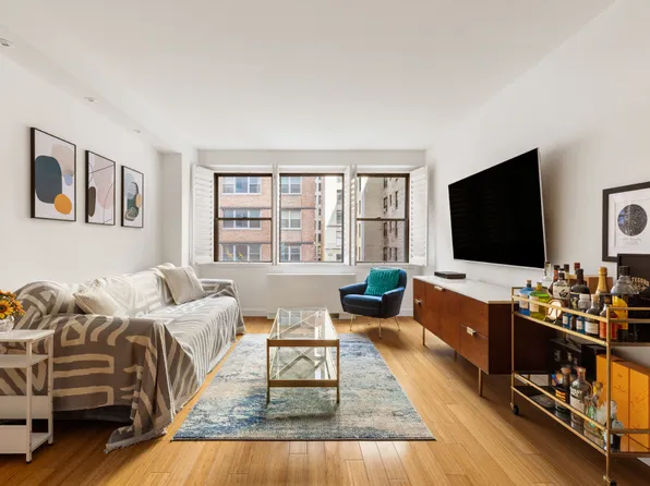 10 West 15th Street 723 image 1 of 6