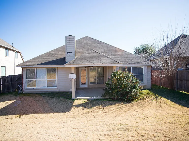 6823 Woodcrest Ln — Photo 22