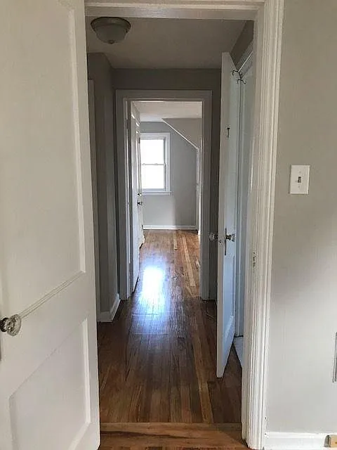 Hallway to bedrooms