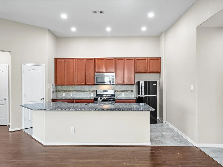 6530 Bayliss Valley Ln — Photo 14