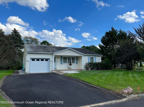 9 Oxford Drive, Toms River, NJ 08757