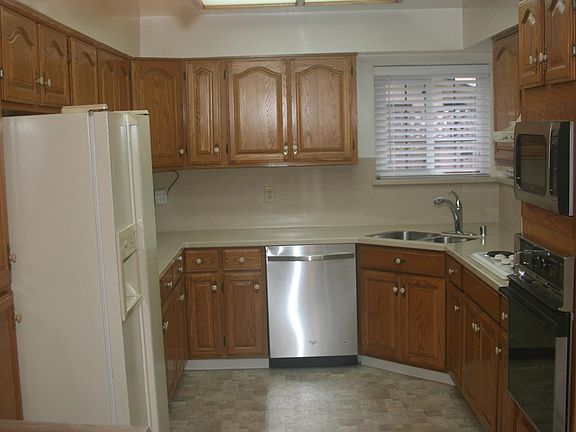 3rd image of 559 Firloch Ave APT 1