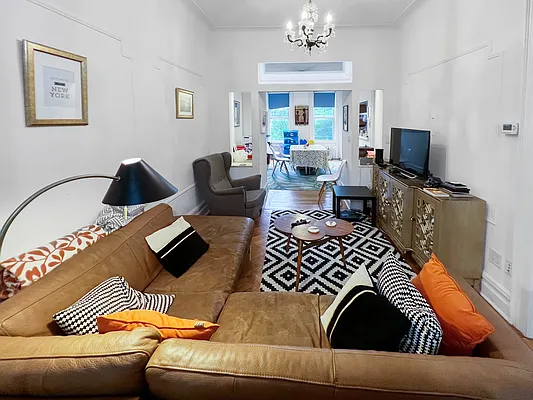 Rented by Compass | media 21