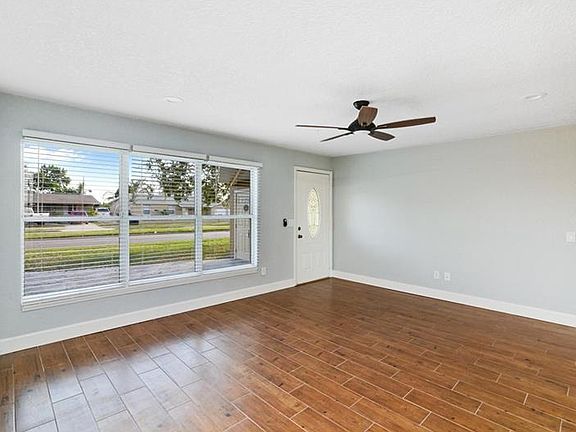 4th image of 7807 Sun Vista Way