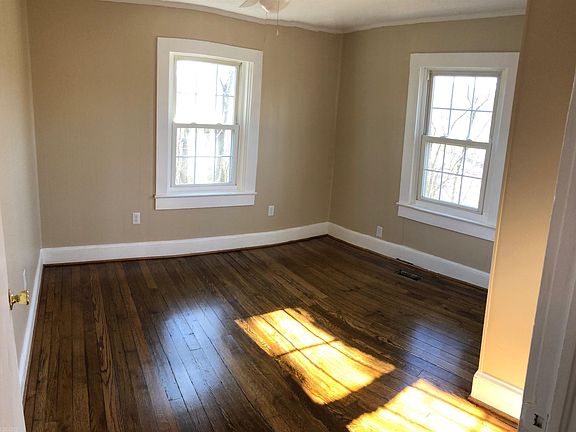 4th image of 336 Pico Dr