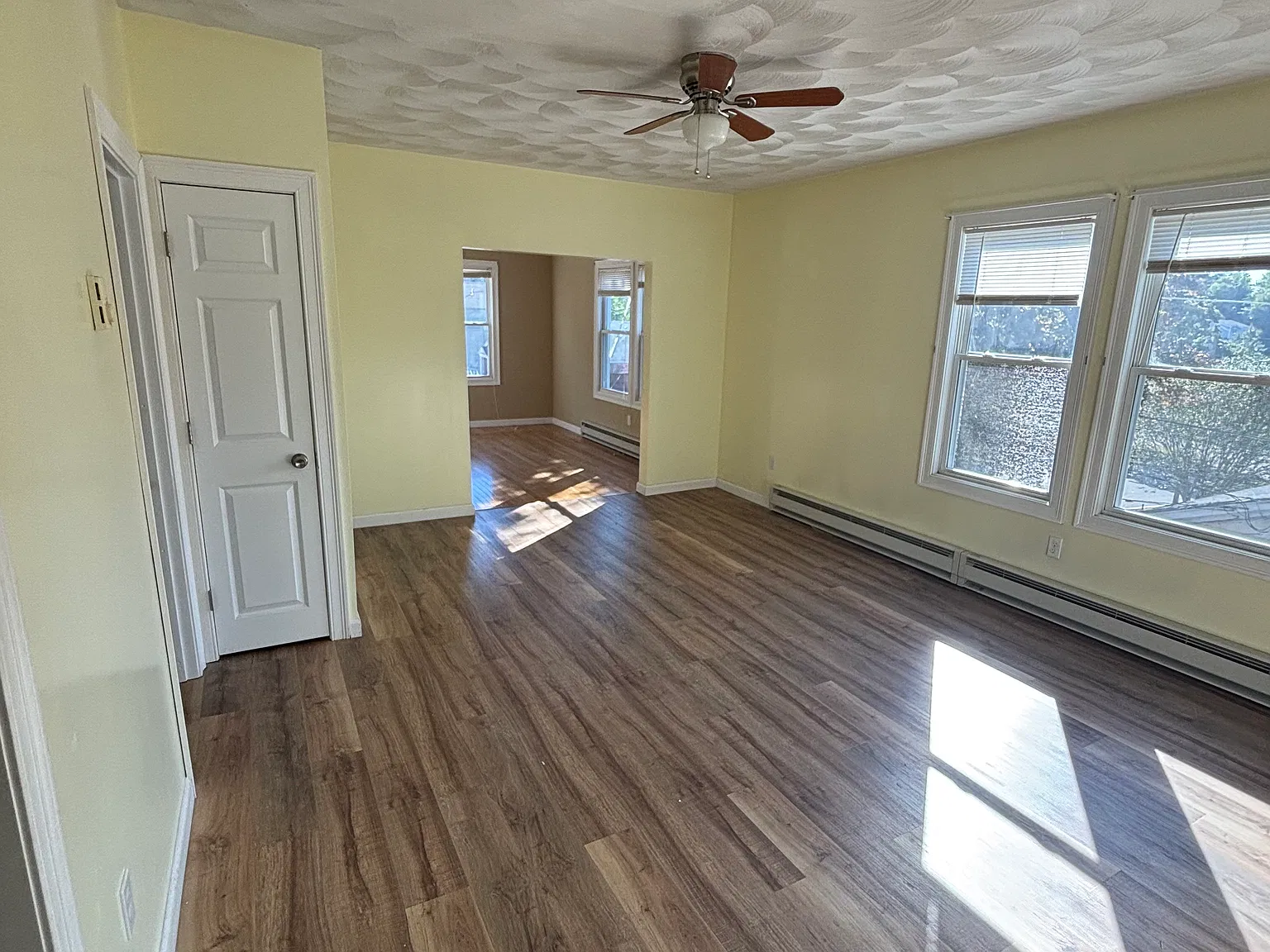 147 Louise St — Photo 2