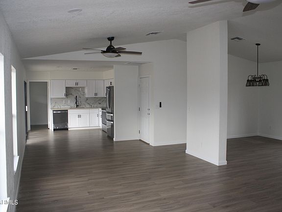 3rd image of 3107 W TOPEKA Drive