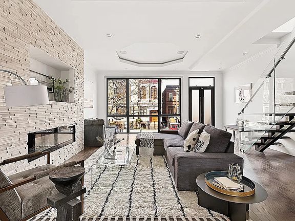 3rd image of 456 Decatur St Unit 2