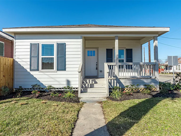 4302 Avenue R 1/2 — Photo 1