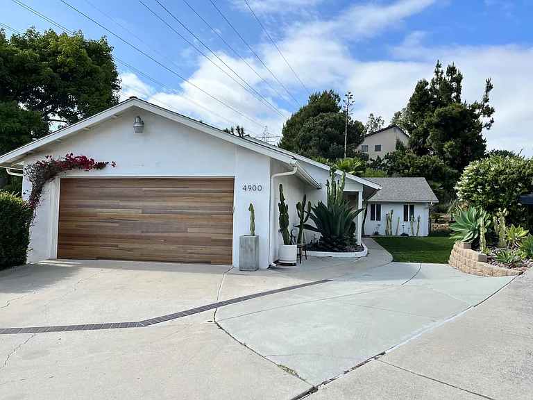4900 Park Dr — Photo 2