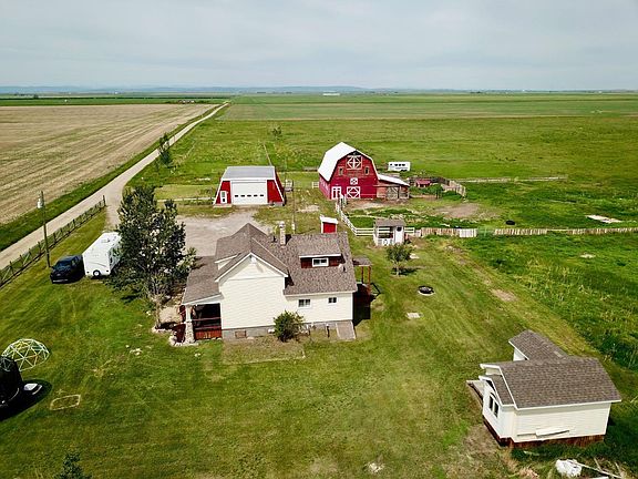 2nd image of 145001A Range Road 265 Rural Willow Crk #26
