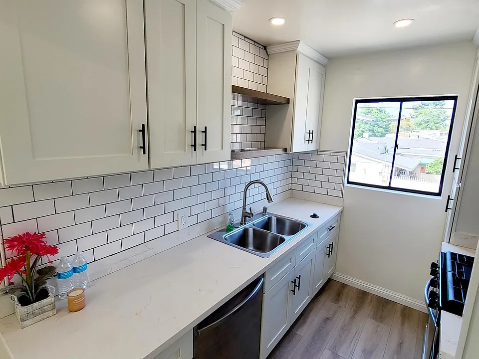 4017 W Magnolia Blvd #D