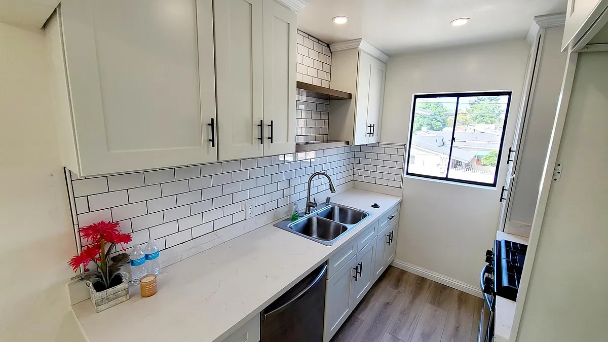 Building Photo - 4017 W Magnolia Blvd #D