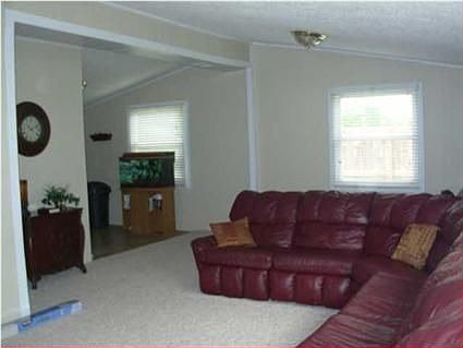 4th image of 2450 Culverson Ave