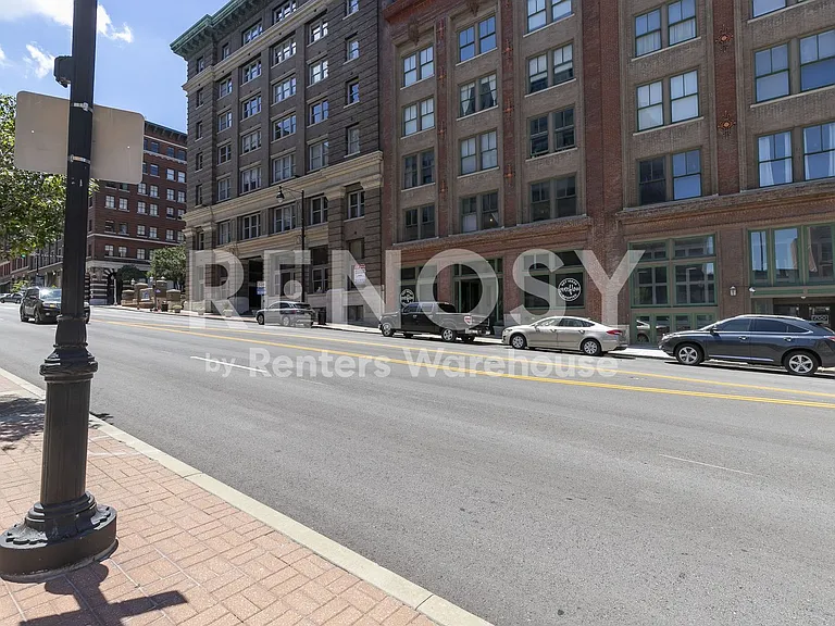 700 Broadway Blvd #210 — Photo 2