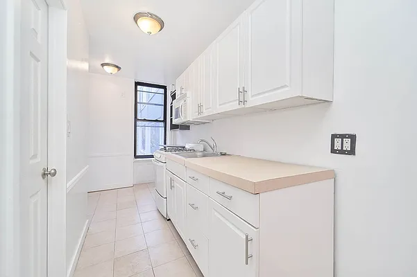 Rented by Compass | media 19