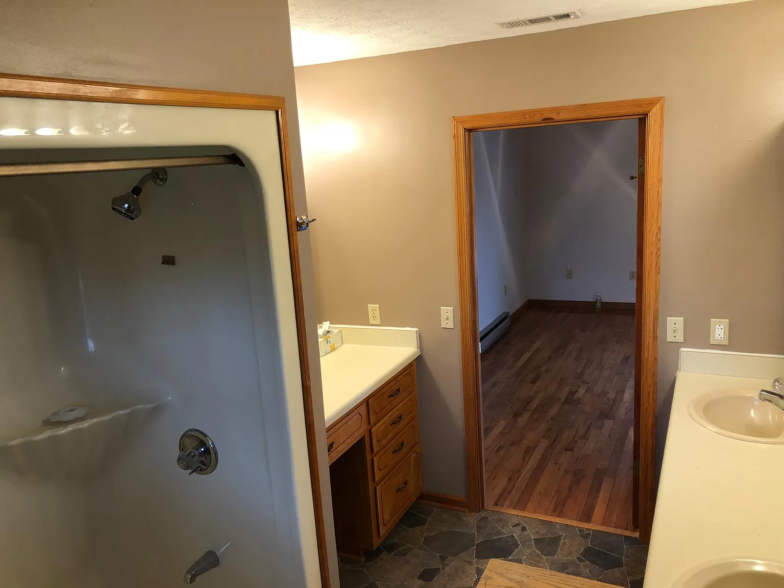 120 Womack Ave — Photo 4