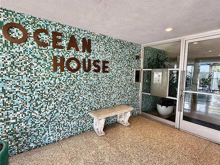 1200 E Ocean Blvd #76 — Photo 2