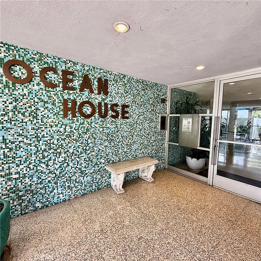 Building Photo - 1200 E Ocean Blvd #76