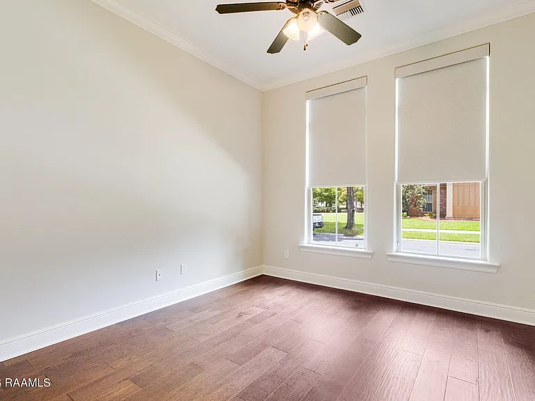 405 S Montauban Dr — Photo 26