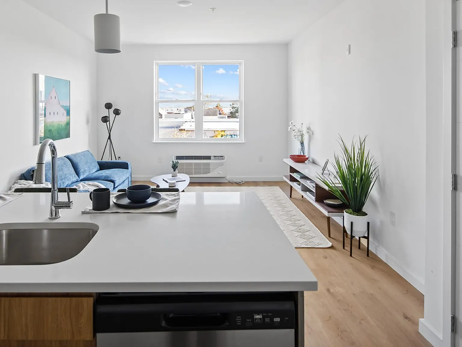 2 bed, 1025 sqft, $1,777 — Photo 4