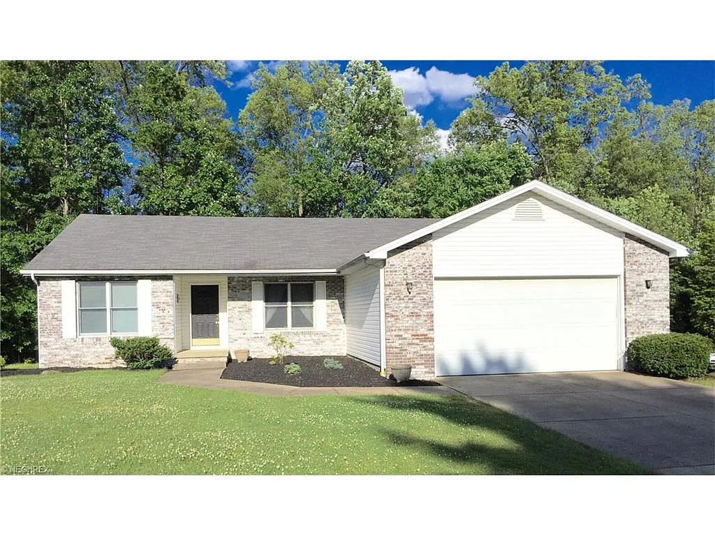 431 E Beacon Dr photo 1