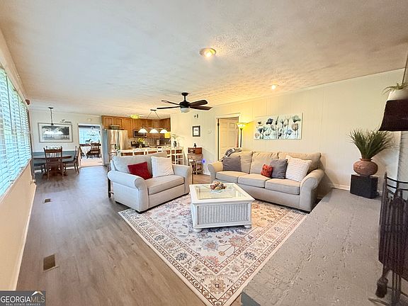 4th image of 277 Lincoln Ave #118