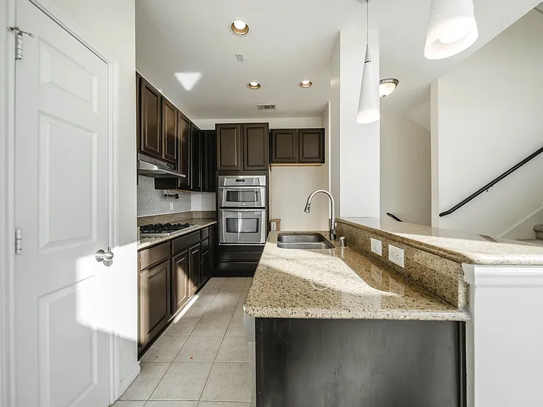 2002 Azure Pointe — Photo 14