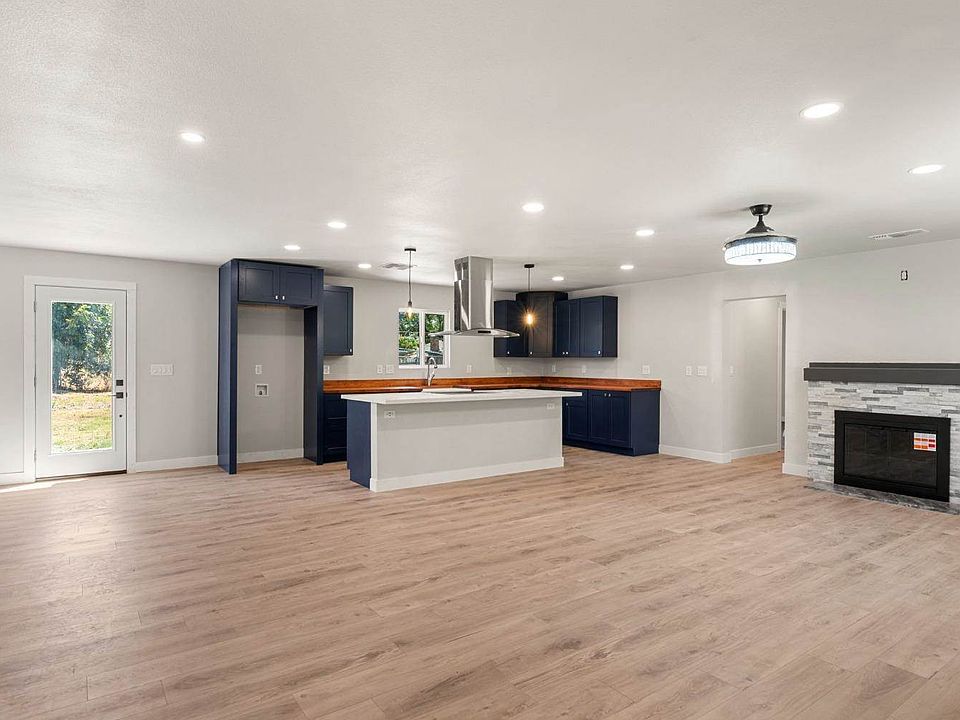 1st image of 5112 Von Way