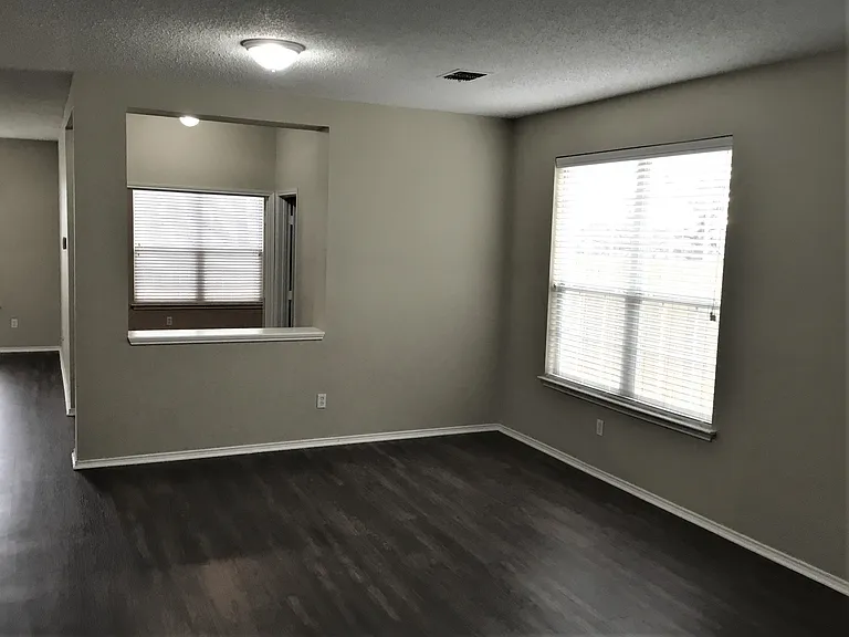 3361 Chapel Wood Ct — Photo 10