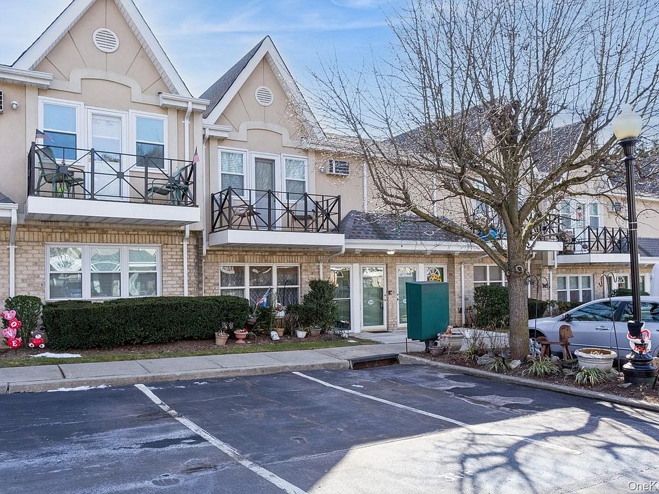 1st image of 308 Cambridge Court