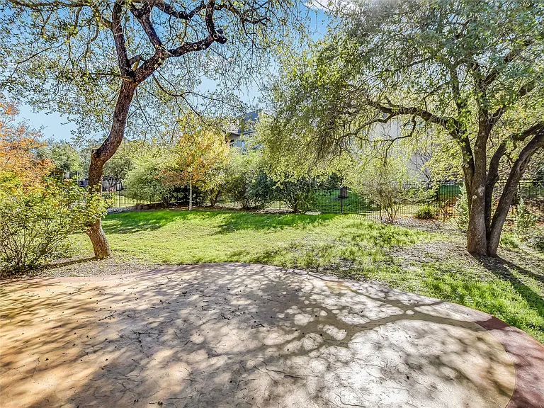 15205 Joseph Dr — Photo 28