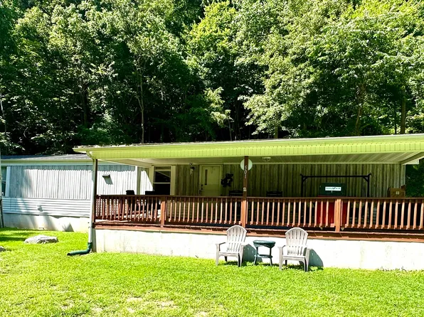 501 Left Fork Moore Creek Rd, Walker, KY 40997