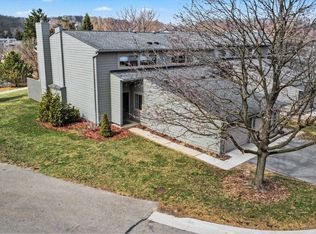 719 Watersedge Dr, Ann Arbor, MI 48105