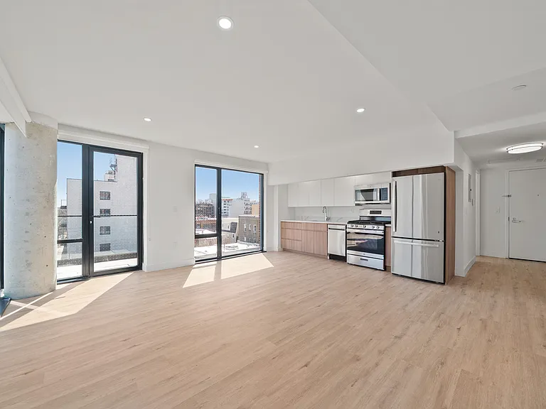 25-16 37th Ave #5D — Photo 4