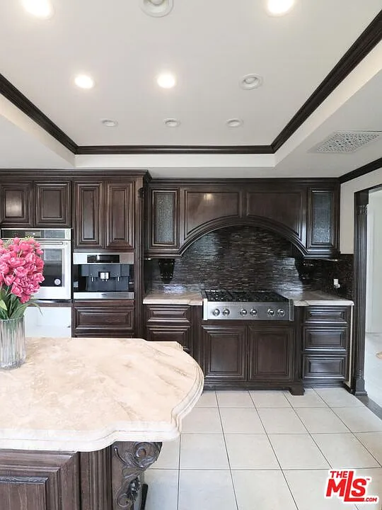 4 bed, 3.0 bath, 400 sqft, $5,000 — Photo 4