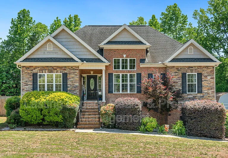 187 Marbrook Dr — Photo 2