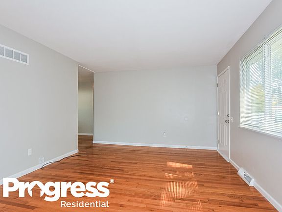 5th image of 1575 Swan Dr
