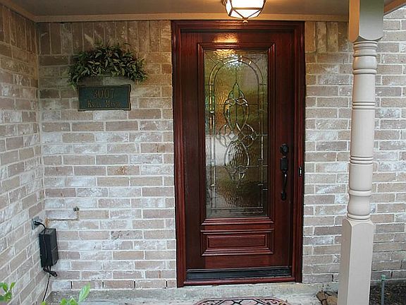 2nd image of 3007 Knoll Manor Dr