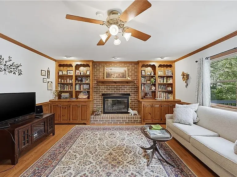 708 Marston Dr — Photo 8