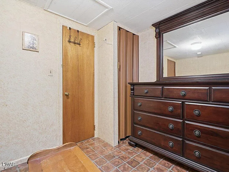 107 Apple Dr — Photo 9
