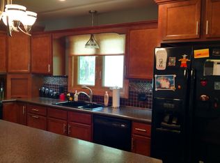 132 10th St SE, Rugby, ND 58368