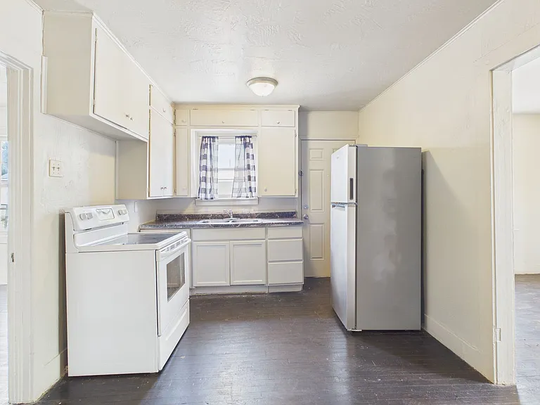 913 S Louisiana St #B — Photo 11