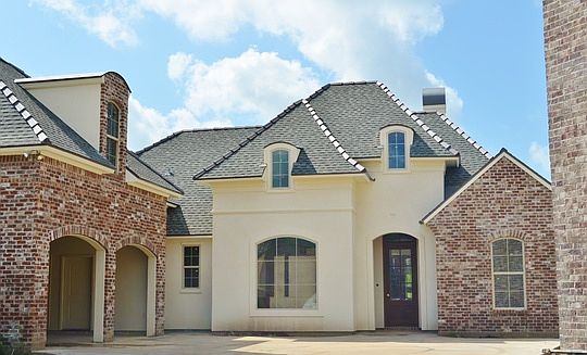 2nd image of 104 Catalpa Pl