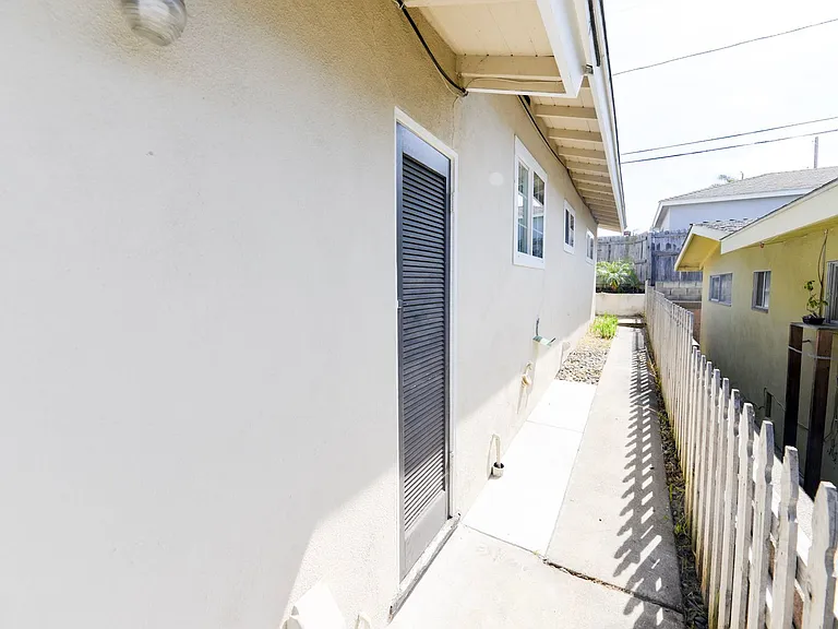 219 W Avenida Palizada — Photo 24