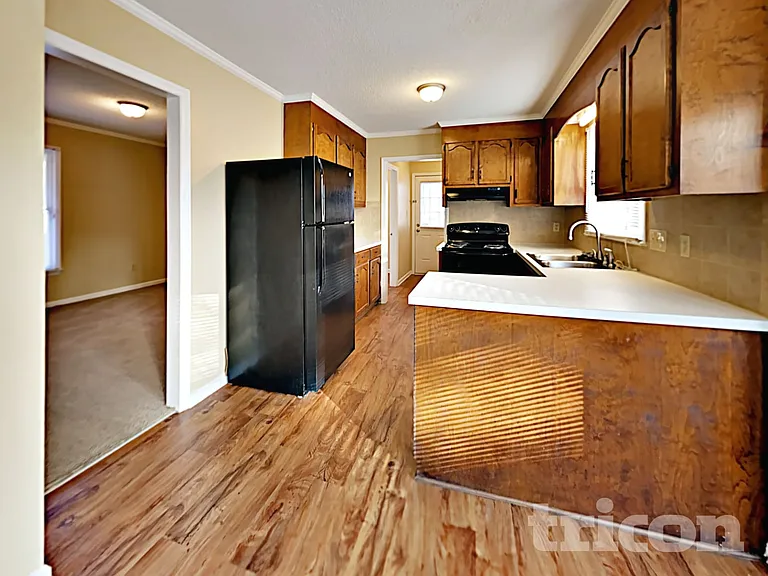 2820 Royal Ridge Ln — Photo 5
