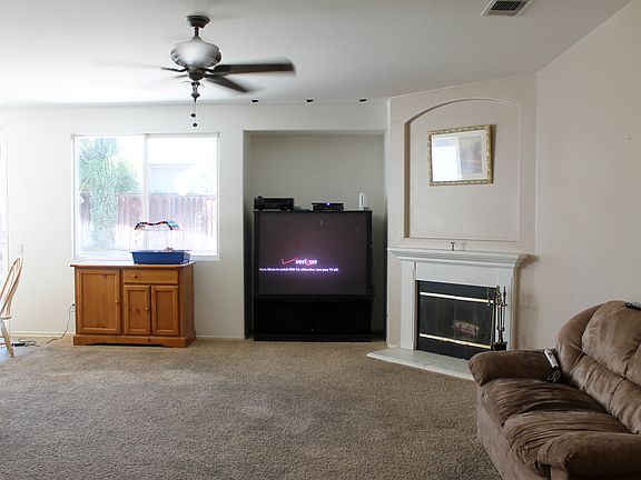 3rd image of 36519 Brittany Ct